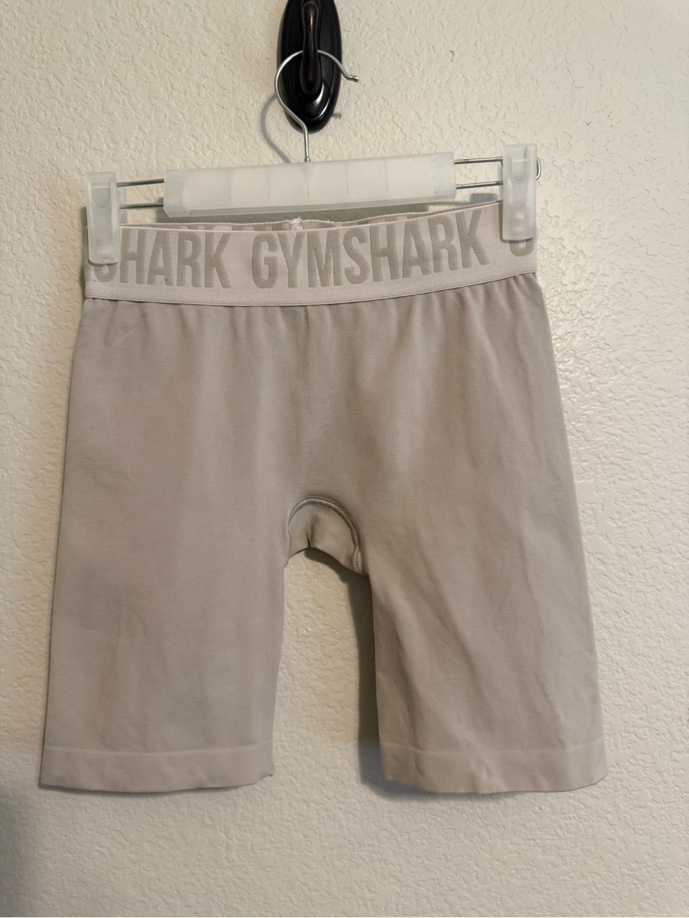 Gymshark High-Waist Biker Shorts in Light grey